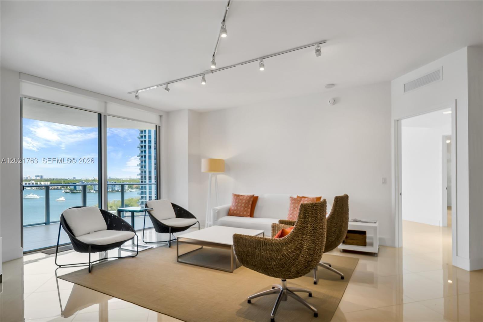 Photo of 17301 Biscayne Blvd #907, North Miami Beach, Florida, 33160 -