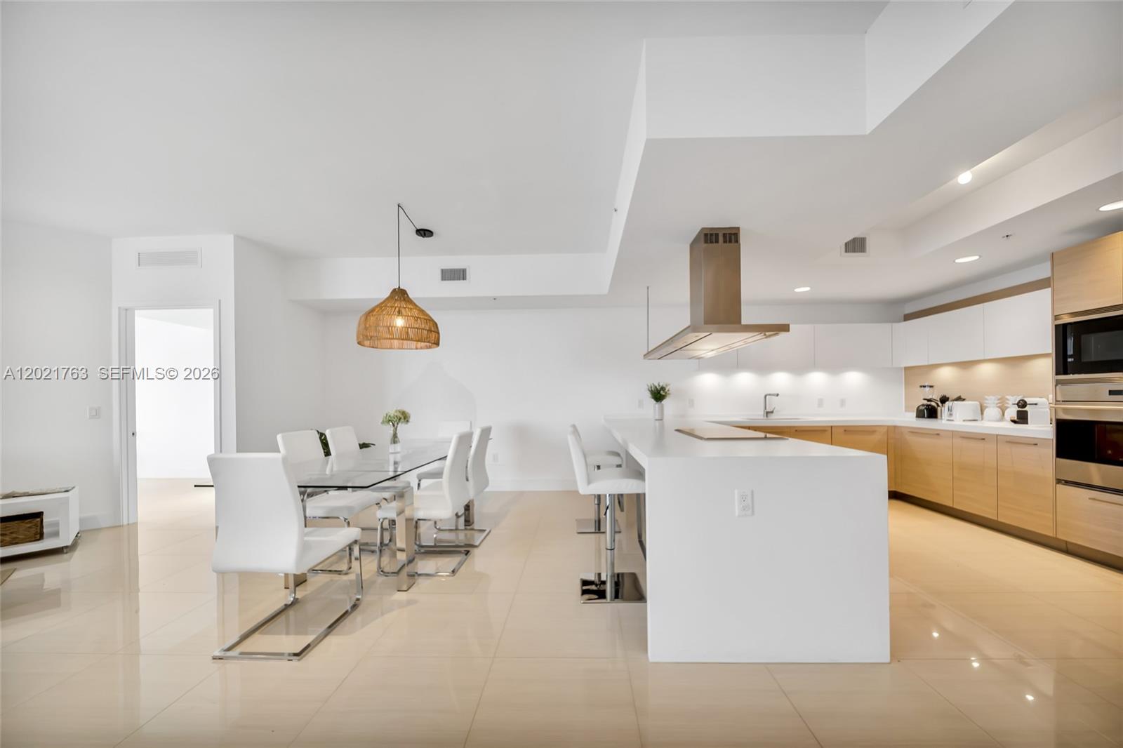 Photo of 17301 Biscayne Blvd #907, North Miami Beach, Florida, 33160 -