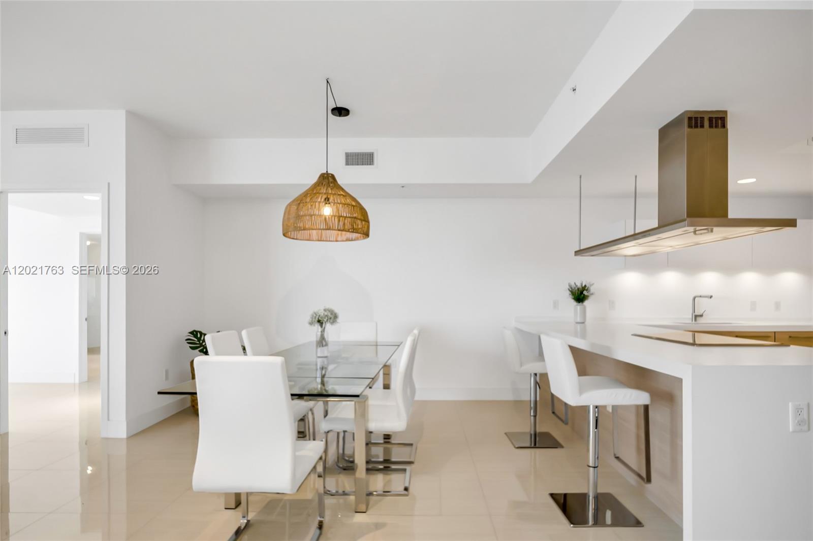 Photo of 17301 Biscayne Blvd #907, North Miami Beach, Florida, 33160 -