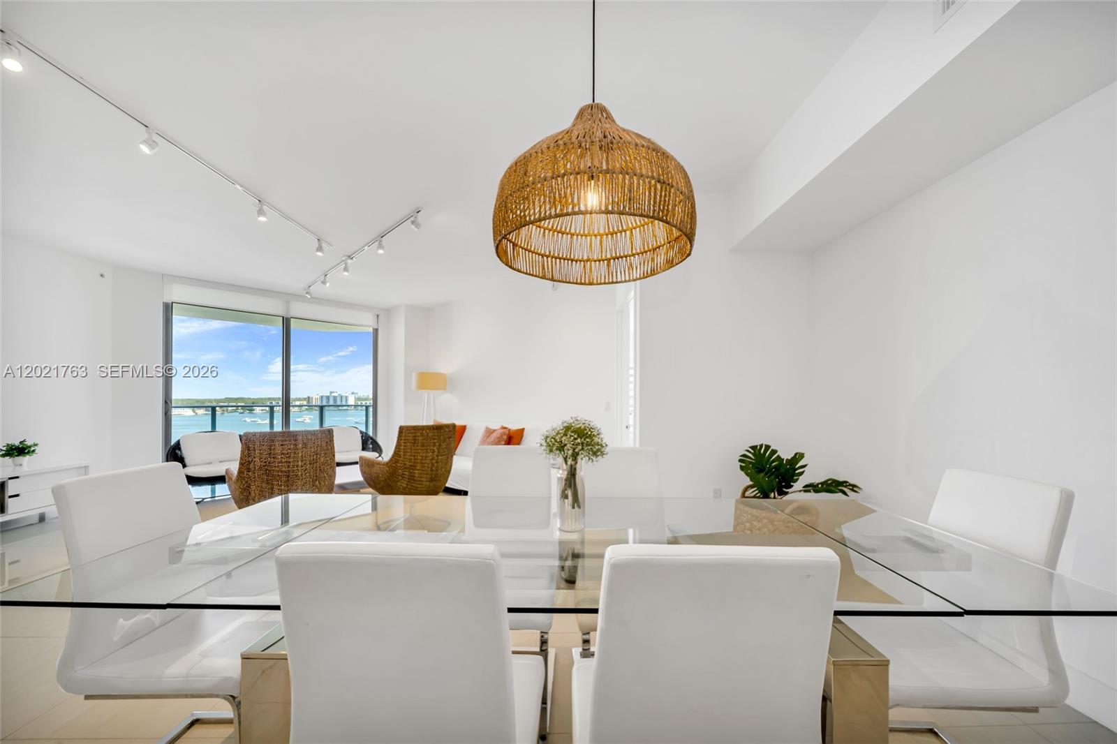 Photo of 17301 Biscayne Blvd #907, North Miami Beach, Florida, 33160 -