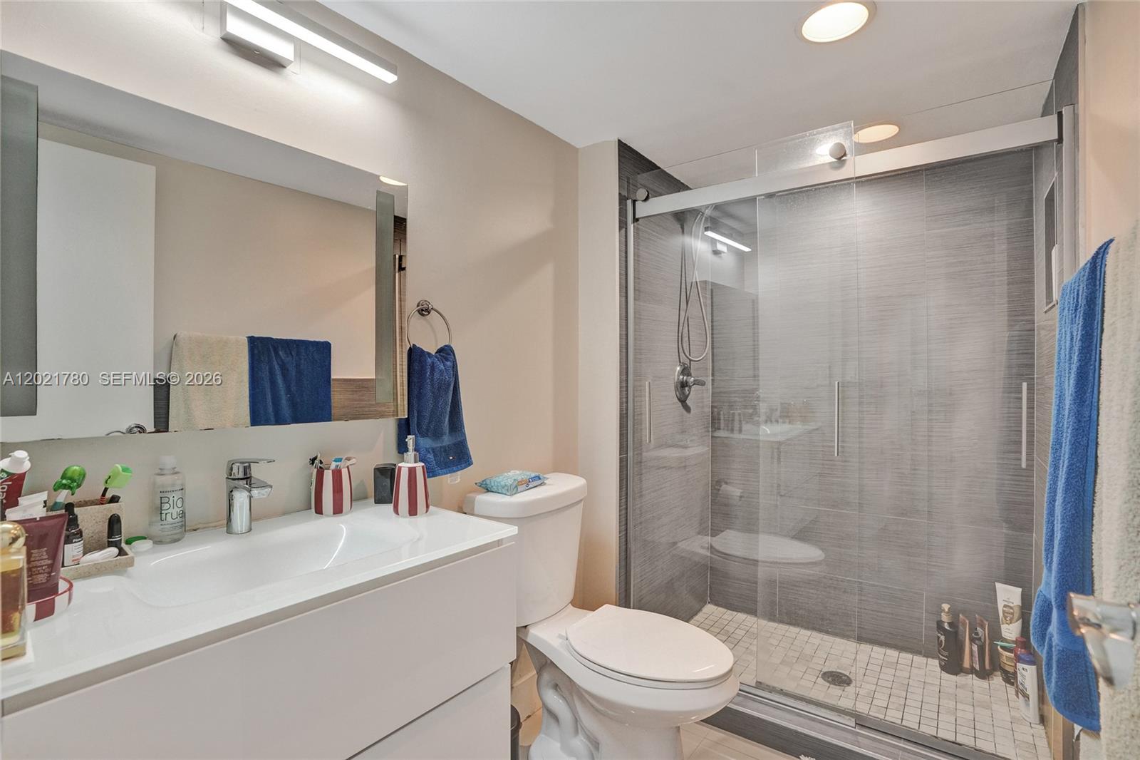 Photo of 20335 Country Club Dr  #809, Aventura, Florida, 33180 - 