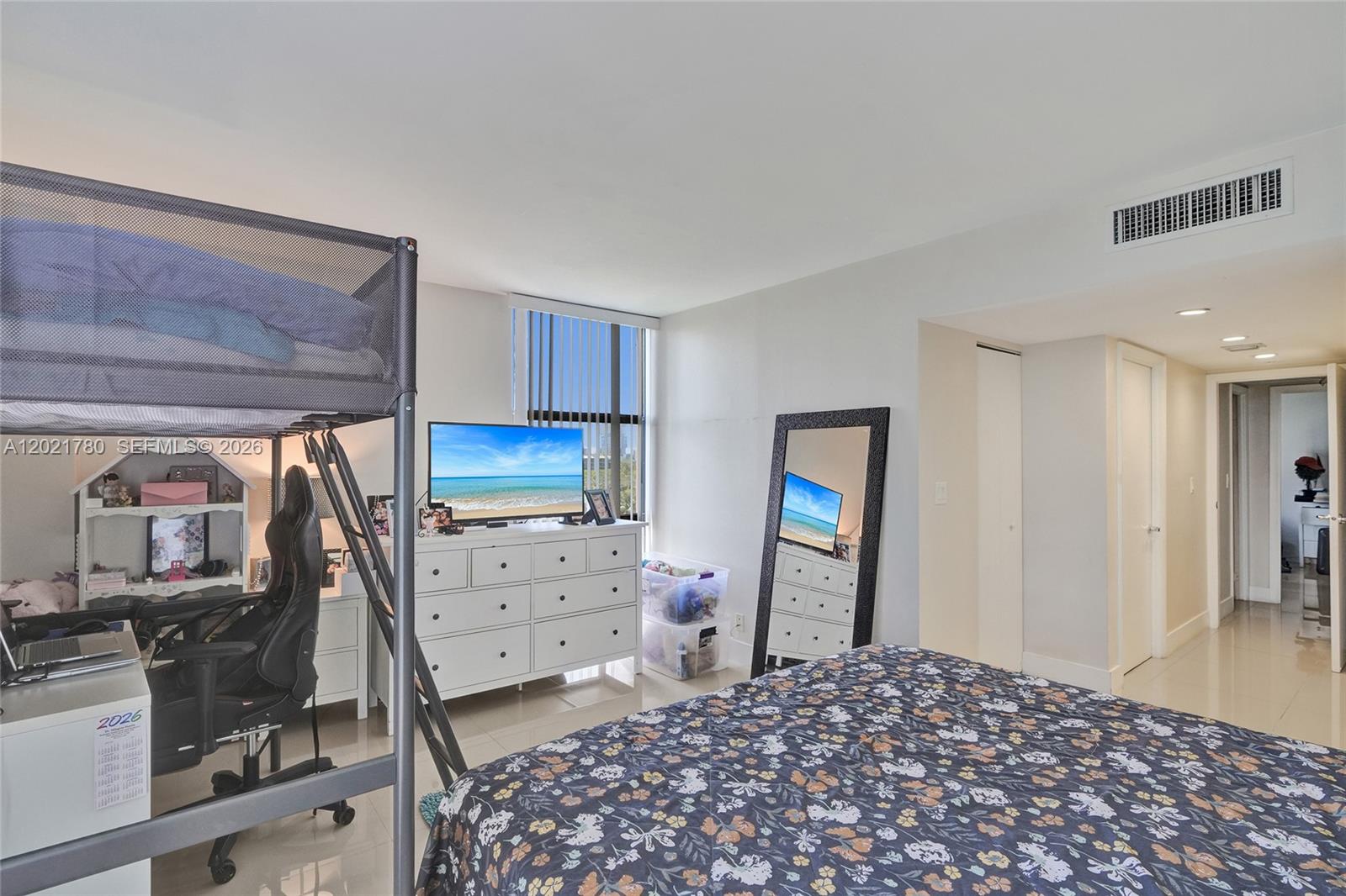 Photo of 20335 Country Club Dr  #809, Aventura, Florida, 33180 - 