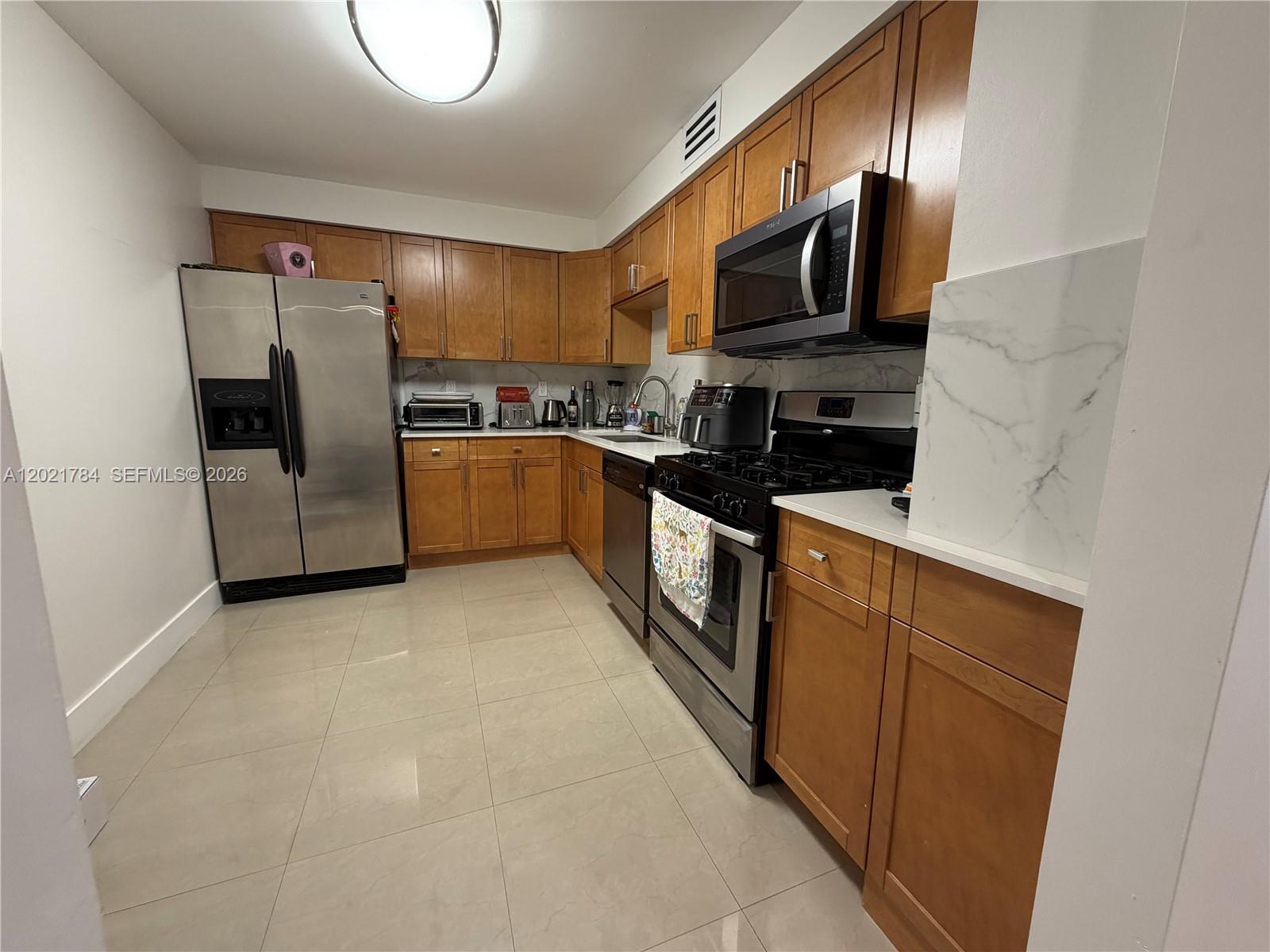 Photo of 2030 Ocean Dr  #2118, Hallandale Beach, Florida, 33009 - 