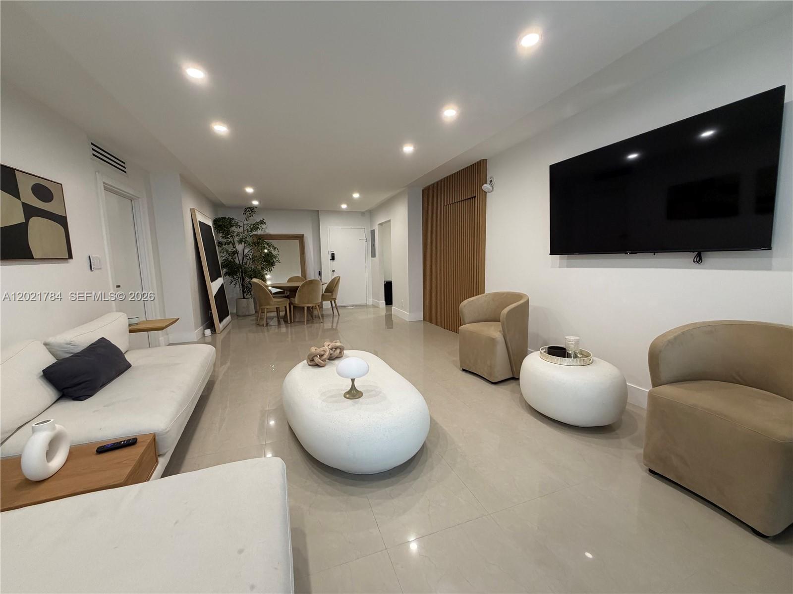 Photo of 2030 Ocean Dr  #2118, Hallandale Beach, Florida, 33009 - 