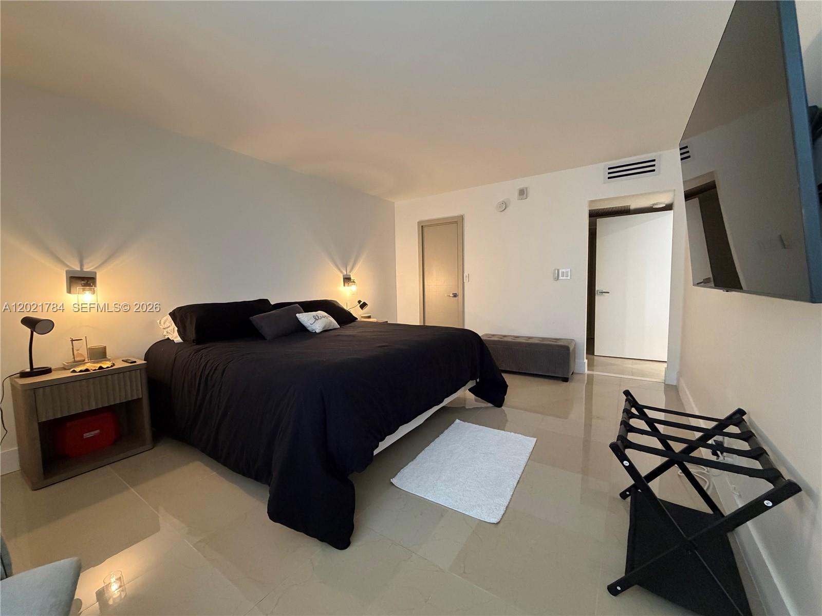 Photo of 2030 Ocean Dr  #2118, Hallandale Beach, Florida, 33009 - 