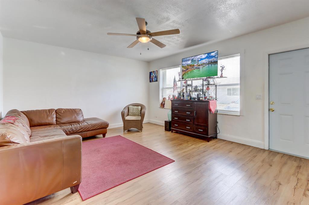 Ver detalles 1 / 0 1858 sq. ft. $ 2026-06-21 0 foto