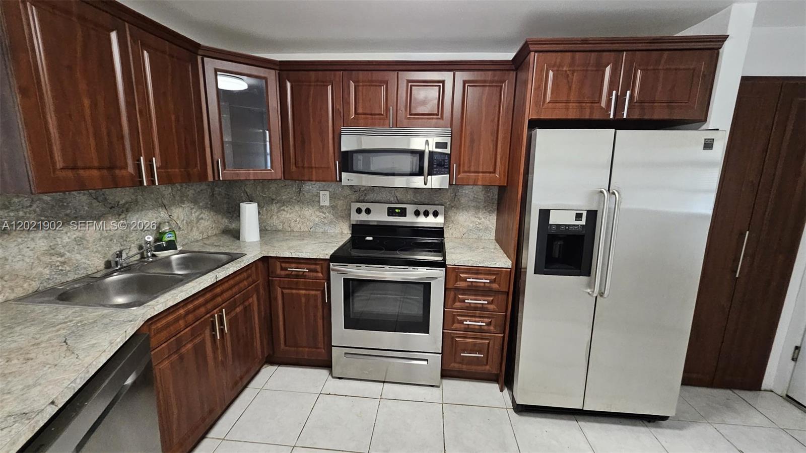 325-4 2 / 2 1317 sq. ft. $ 2026-05-19 0 Photo