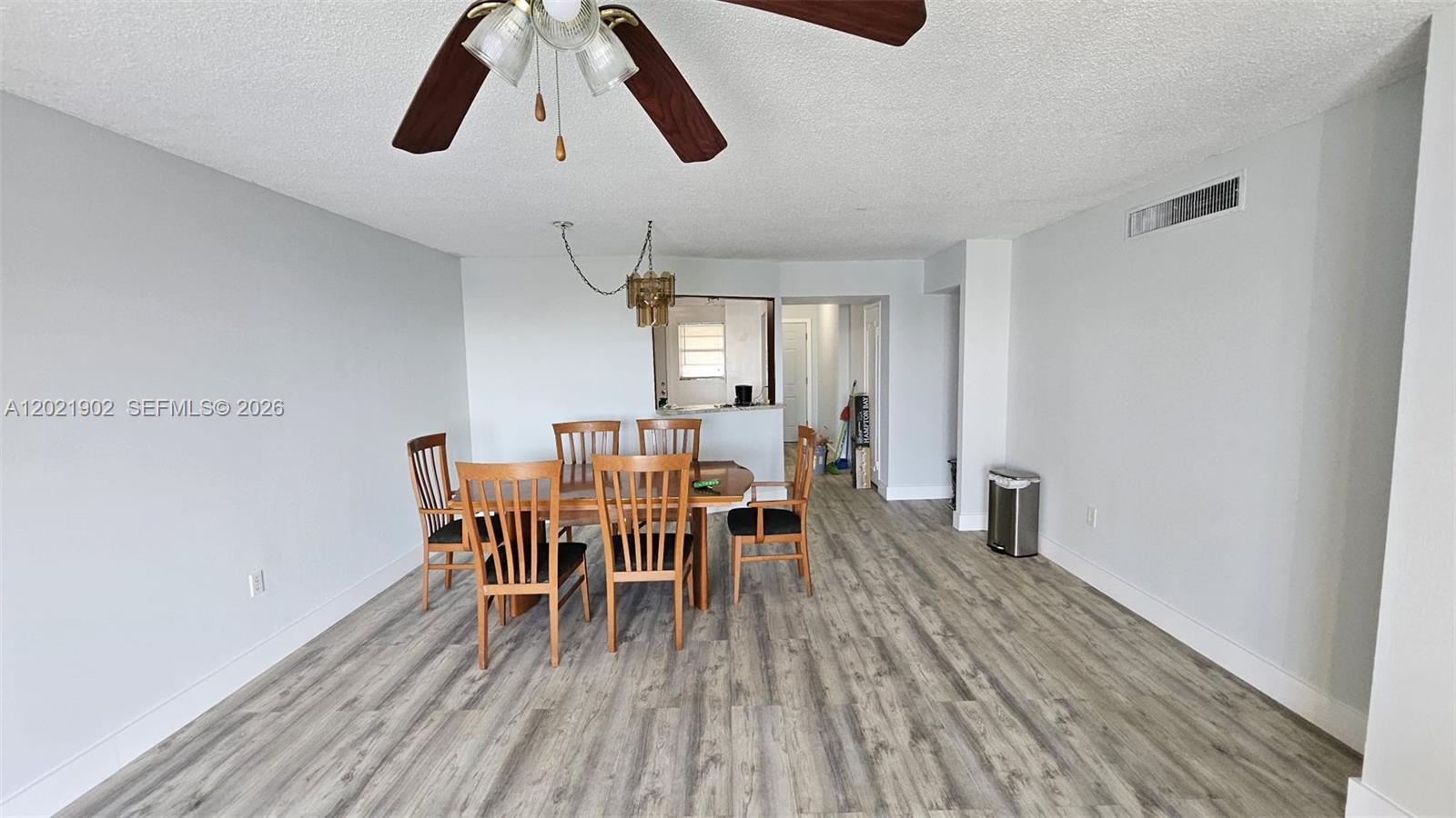 325-4 2 / 2 1317 sq. ft. $ 2026-05-19 0 Photo