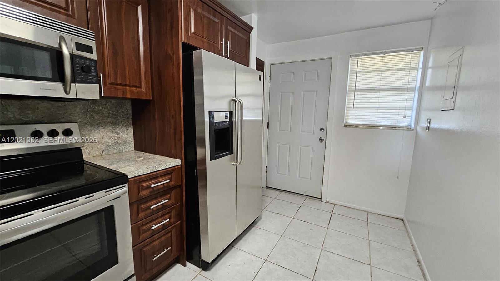 325-4 2 / 2 1317 sq. ft. $ 2026-05-19 0 Photo