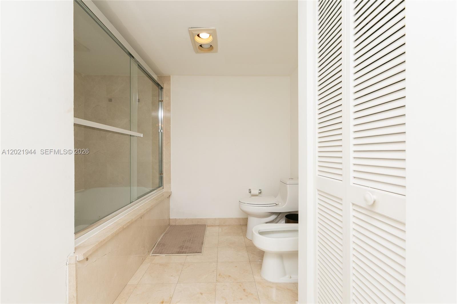 Photo of 8855 Collins Ave  #6F, Surfside, Florida, 33154 - Bidet and tub