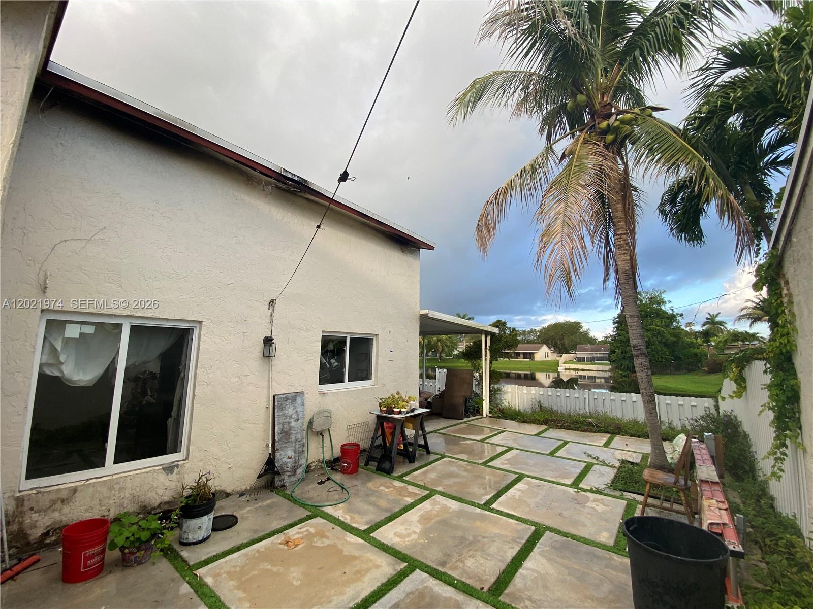 901 3 / 4 1281 sq. ft. $ 2026-05-21 0 foto