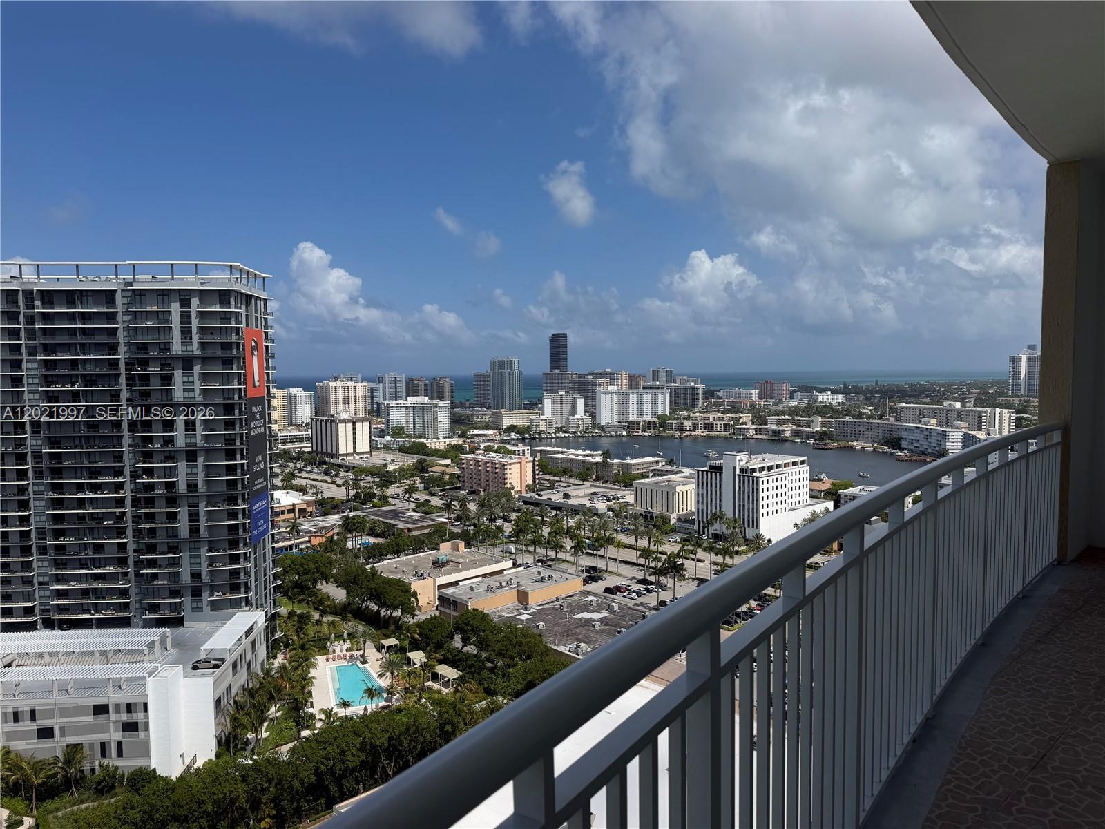 Фото 1755 Hallandale Beach Blvd  #2404E, Hallandale Beach, Florida, 33009 - 