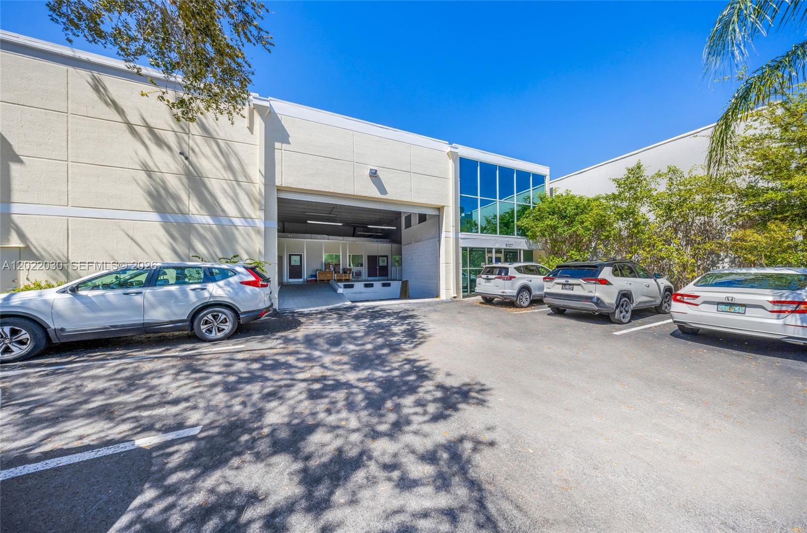 8127  /   sq. ft. $ 2026-05-19 0 Photo
