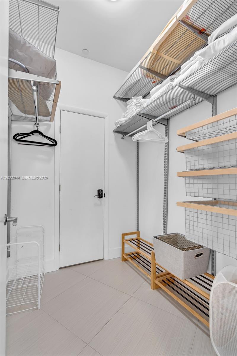 See details 3407 3 / 3 2084 sq. ft. $ 2026-05-19 0 Photo