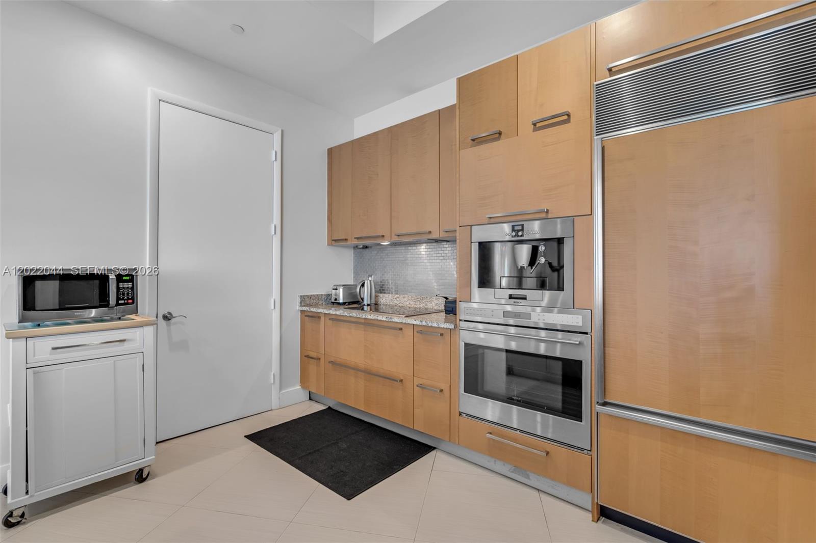 See details 3407 3 / 3 2084 sq. ft. $ 2026-05-19 0 Photo