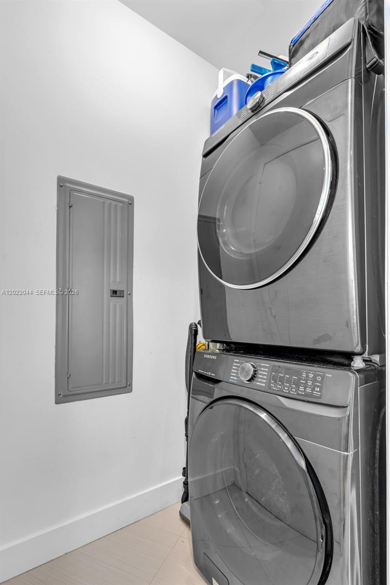 See details 3407 3 / 3 2084 sq. ft. $ 2026-05-19 0 Photo