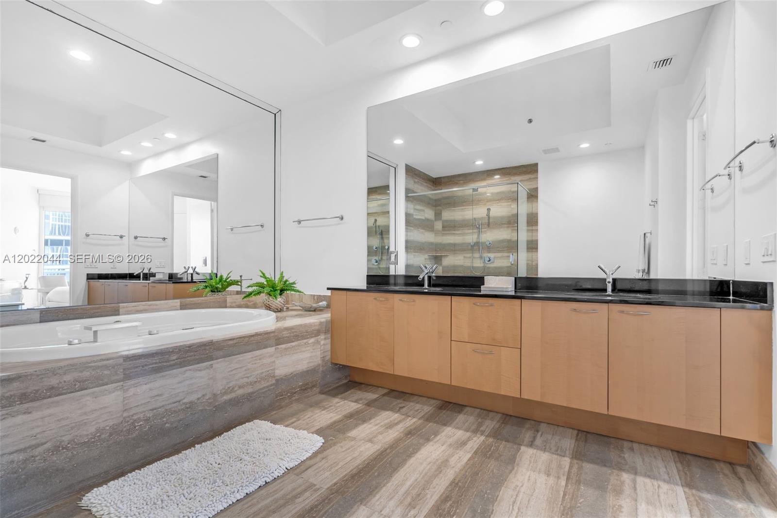 See details 3407 3 / 3 2084 sq. ft. $ 2026-05-19 0 Photo