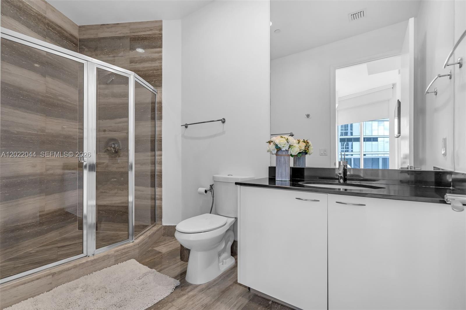 See details 3407 3 / 3 2084 sq. ft. $ 2026-05-19 0 Photo