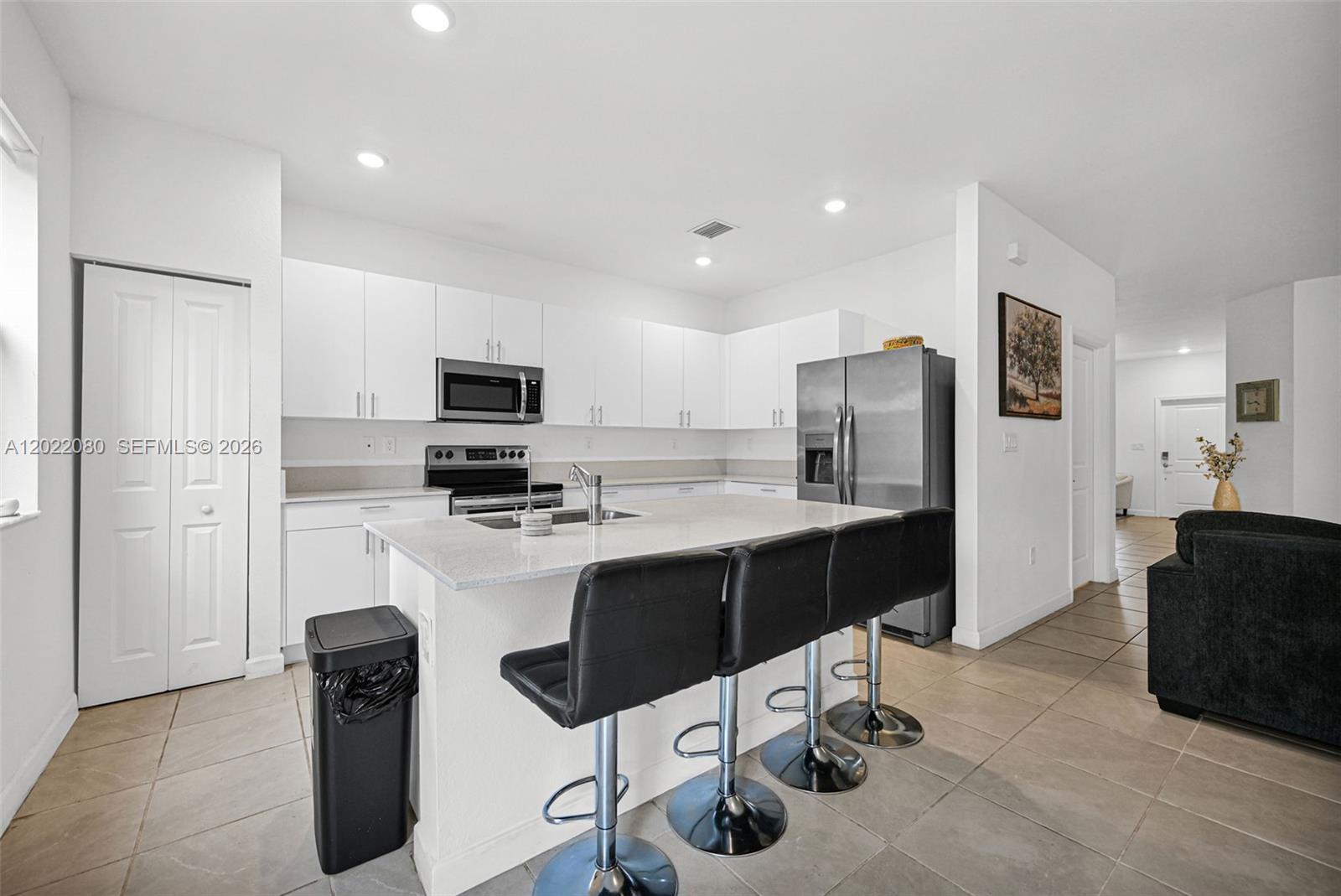 16233 3 / 3 1827 sq. ft. $ 2026-05-19 0 Photo
