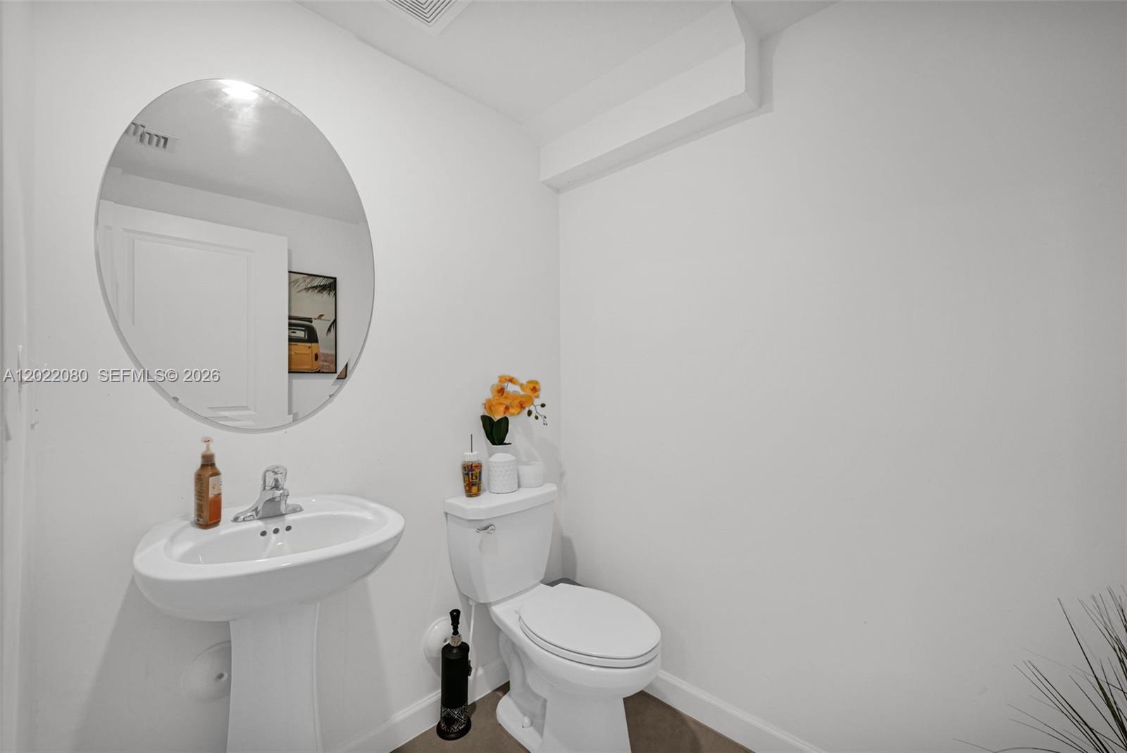 16233 3 / 3 1827 sq. ft. $ 2026-05-19 0 Photo