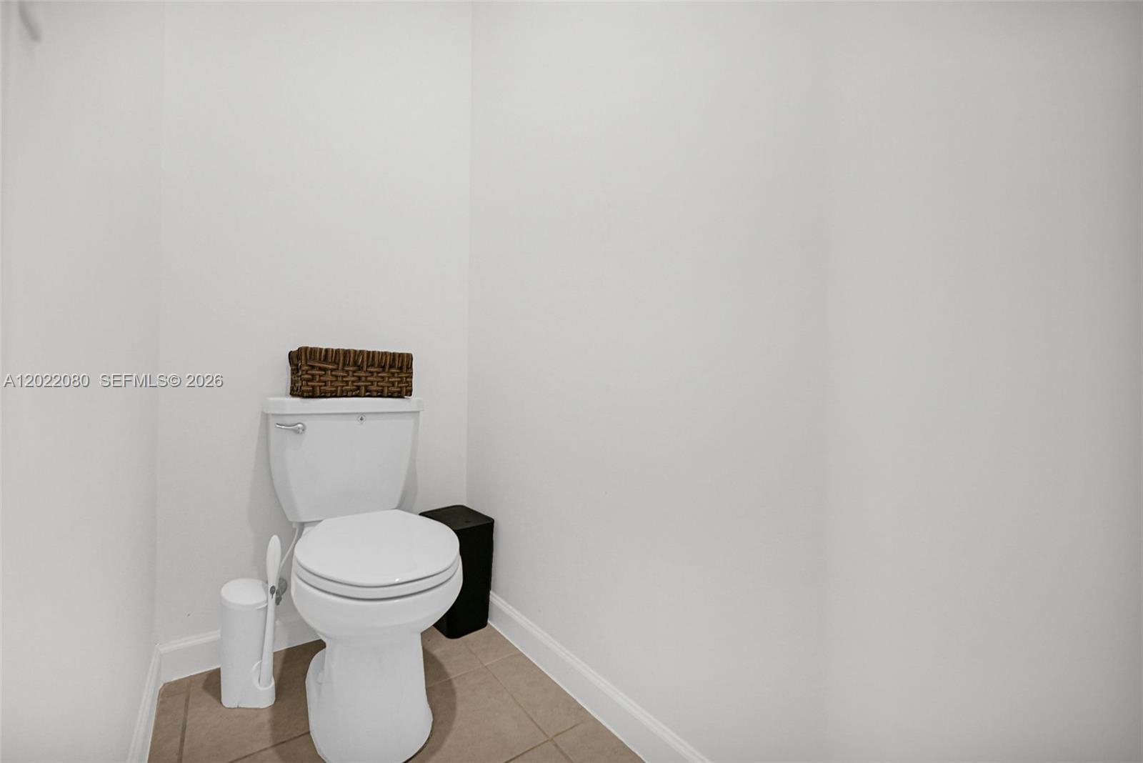 16233 3 / 3 1827 sq. ft. $ 2026-05-19 0 Photo