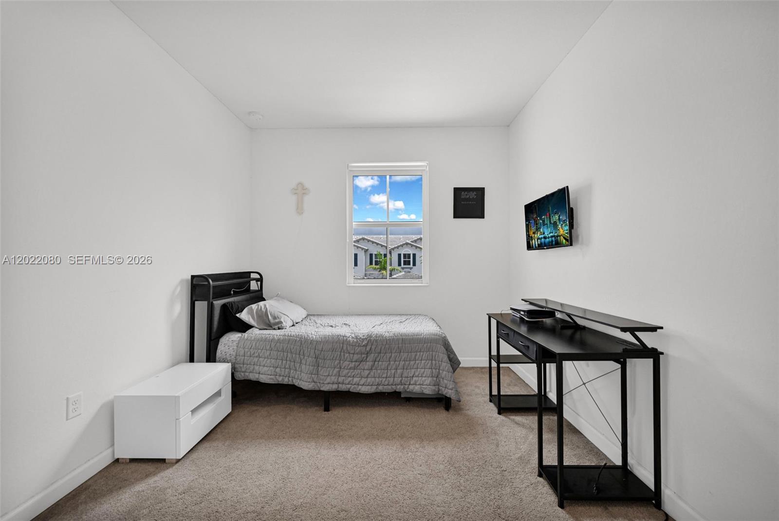 16233 3 / 3 1827 sq. ft. $ 2026-05-19 0 Photo