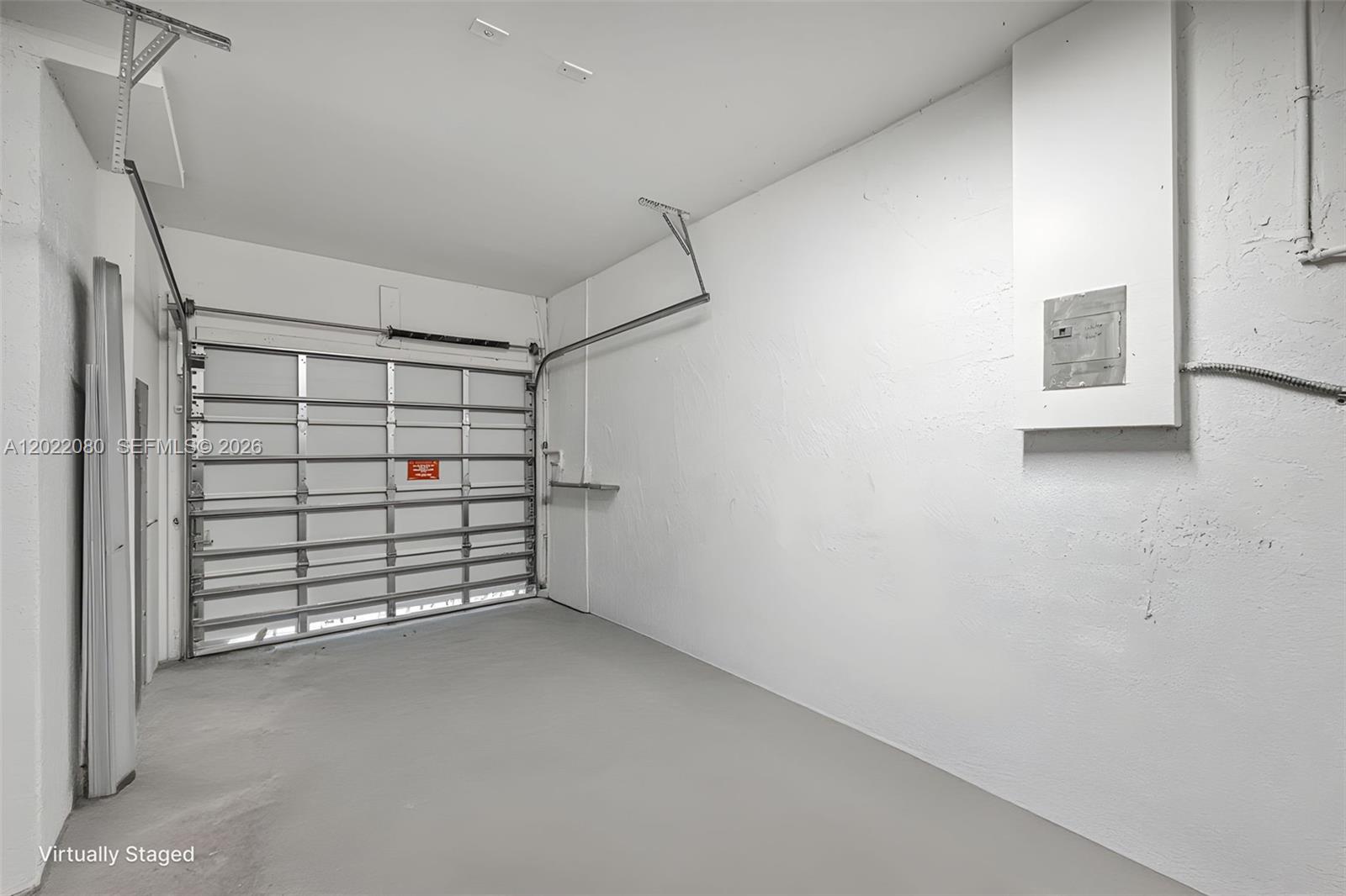 16233 3 / 3 1827 sq. ft. $ 2026-05-19 0 Photo