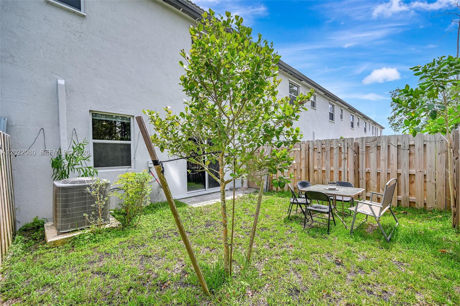 16233 3 / 3 1827 sq. ft. $ 2026-05-19 0 Photo
