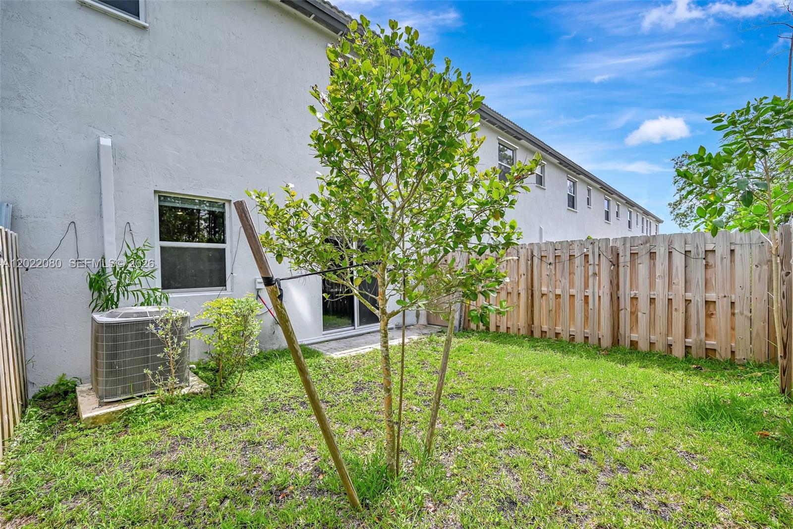 16233 3 / 3 1827 sq. ft. $ 2026-05-19 0 Photo