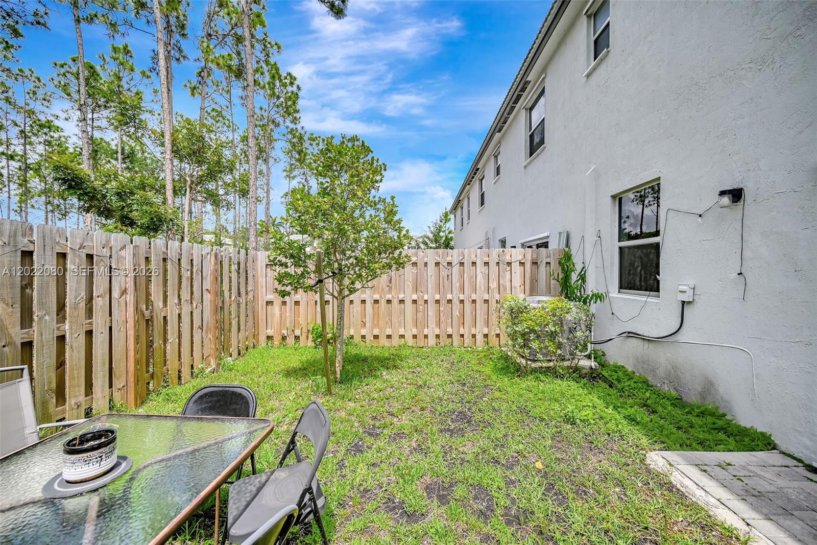 16233 3 / 3 1827 sq. ft. $ 2026-05-19 0 Photo