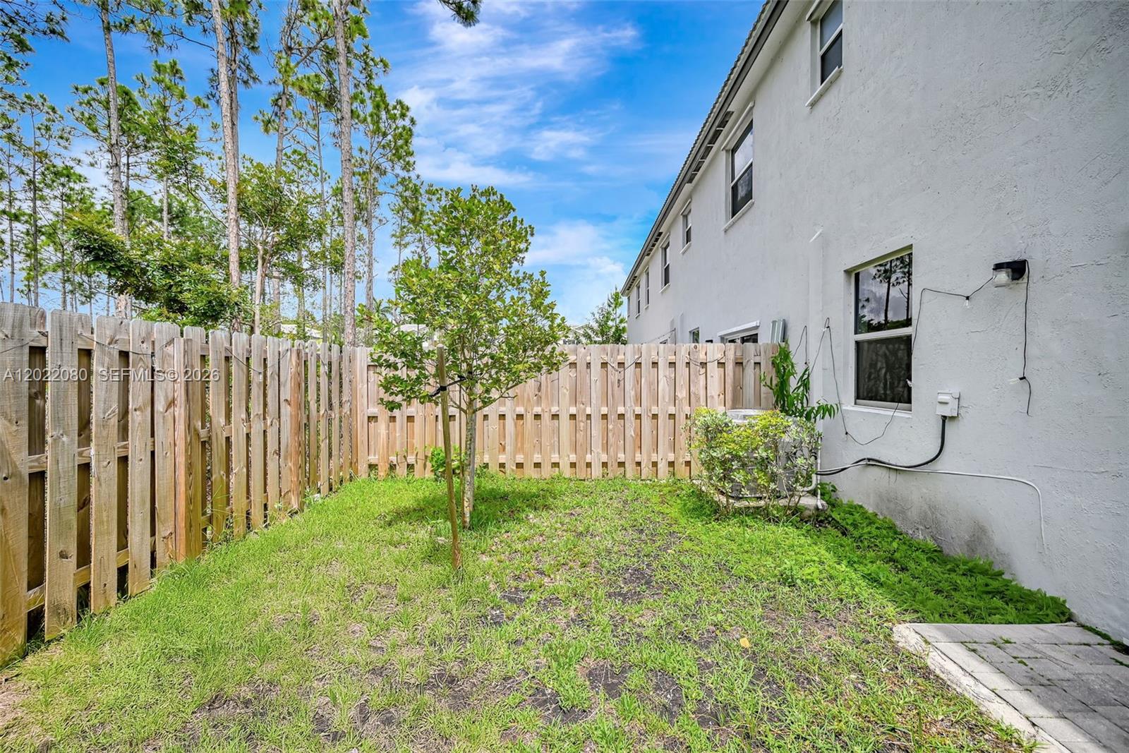 16233 3 / 3 1827 sq. ft. $ 2026-05-19 0 Photo