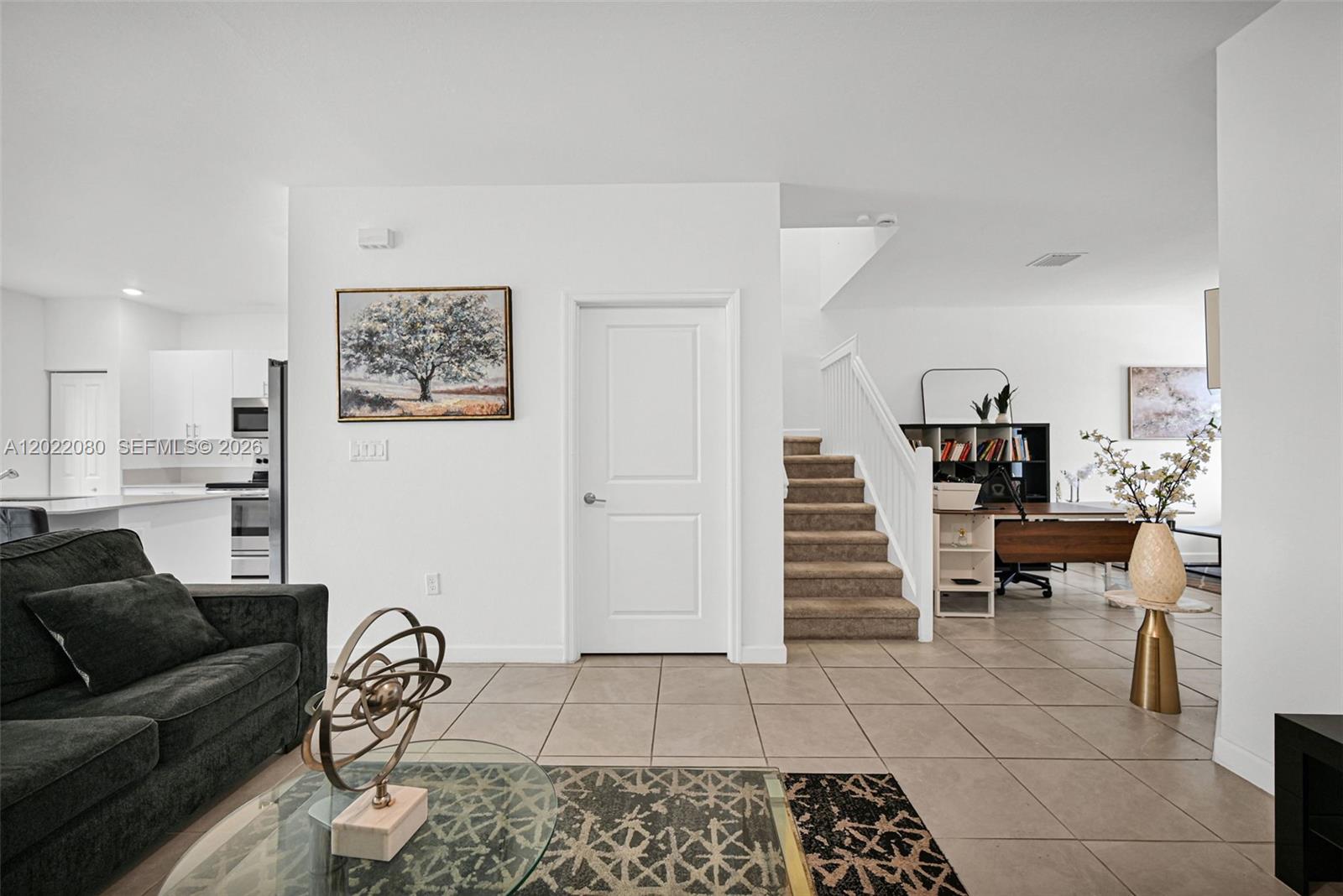 16233 3 / 3 1827 sq. ft. $ 2026-05-19 0 Photo