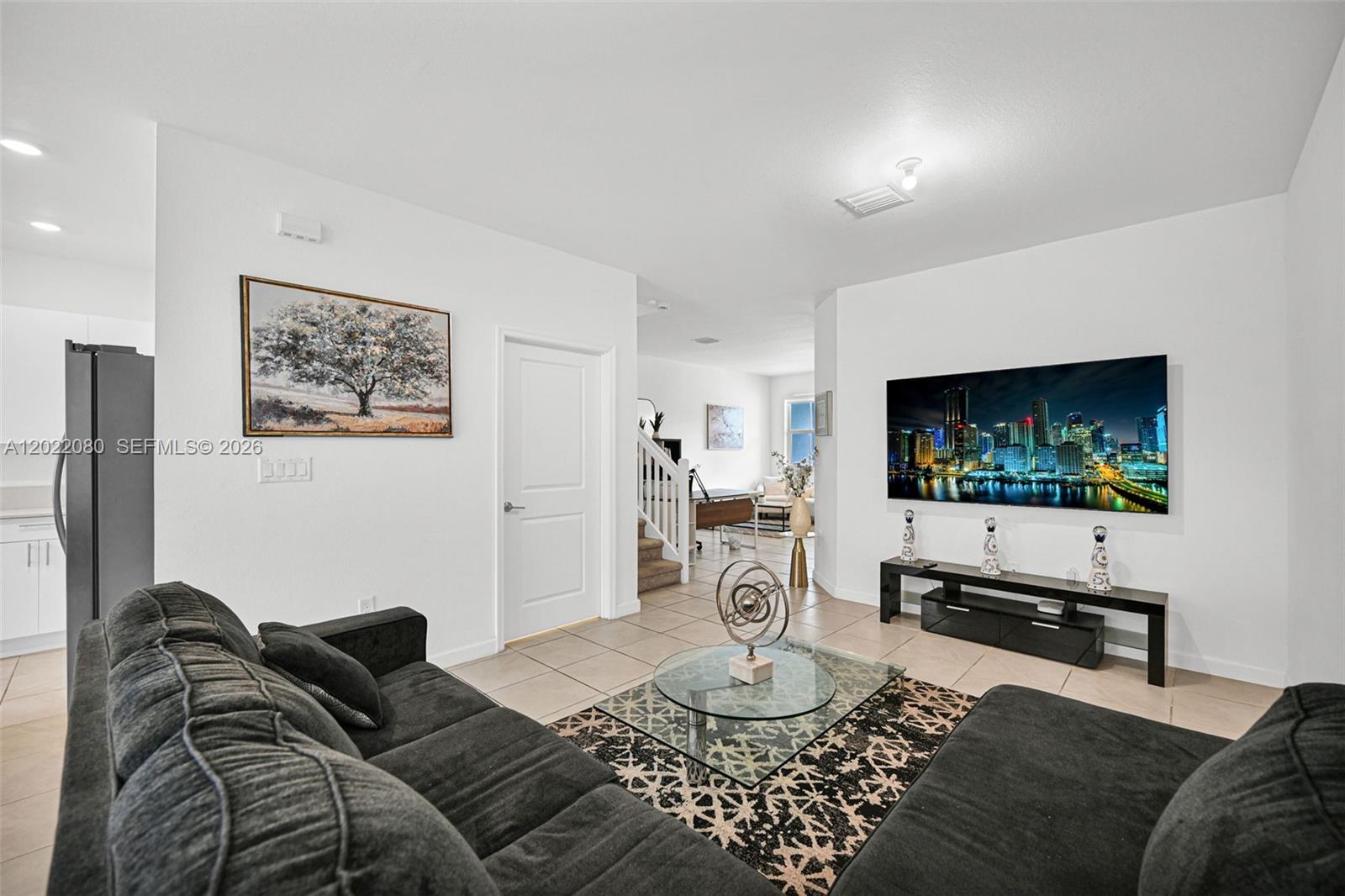 16233 3 / 3 1827 sq. ft. $ 2026-05-19 0 Photo