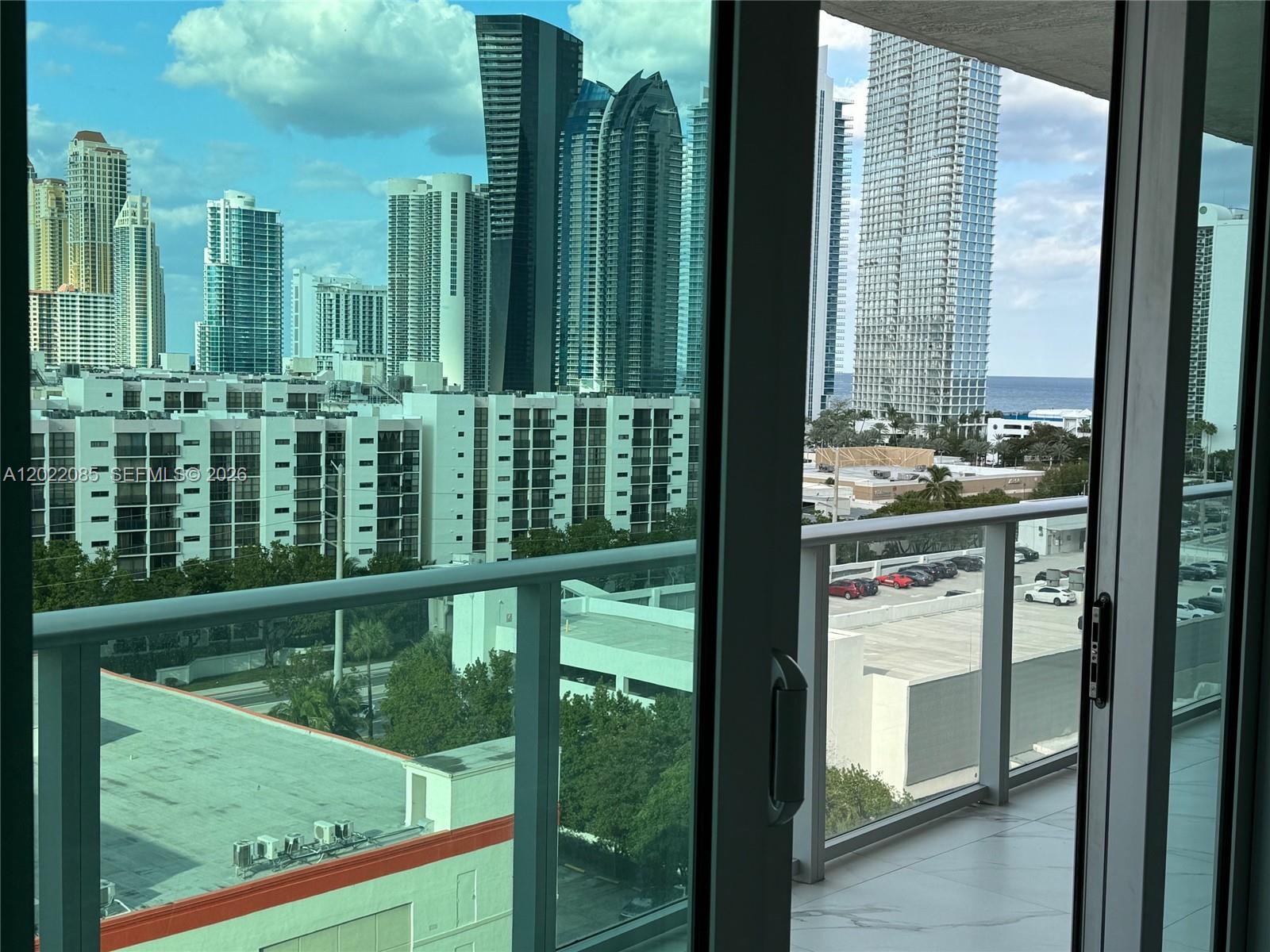 See details 5-1003 3 / 3 1524 sq. ft. $ 2026-05-19 0 Photo