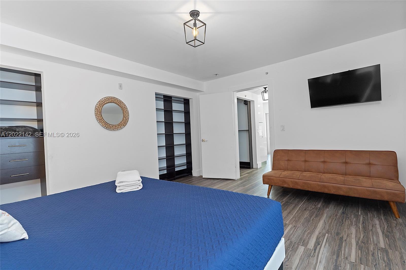 See details / 4779 sq. ft. $ 2026-05-19 0 Photo