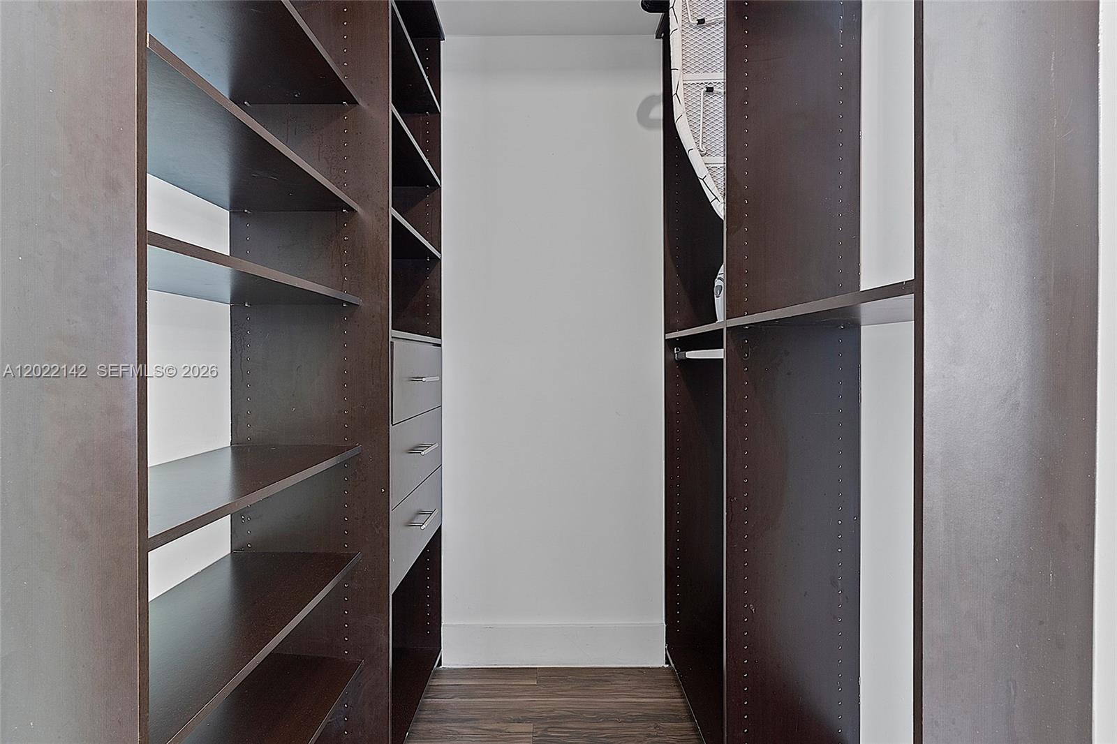 See details / 4779 sq. ft. $ 2026-05-19 0 Photo