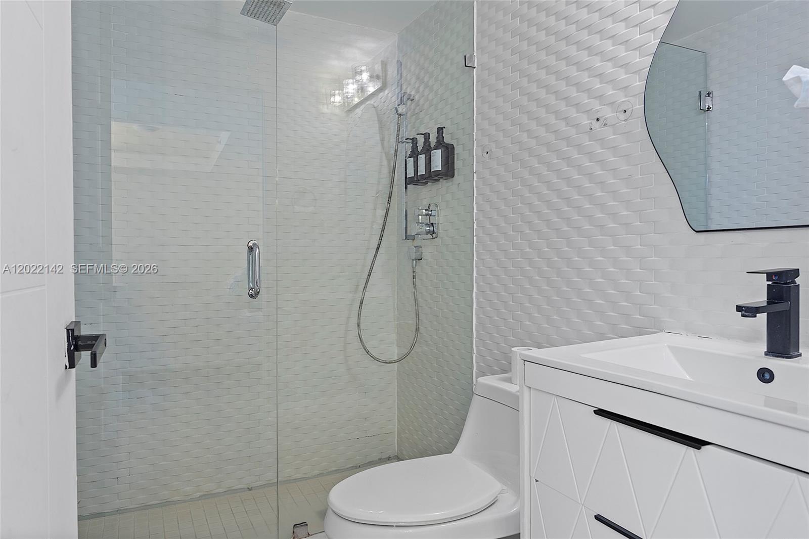 See details / 4779 sq. ft. $ 2026-05-19 0 Photo