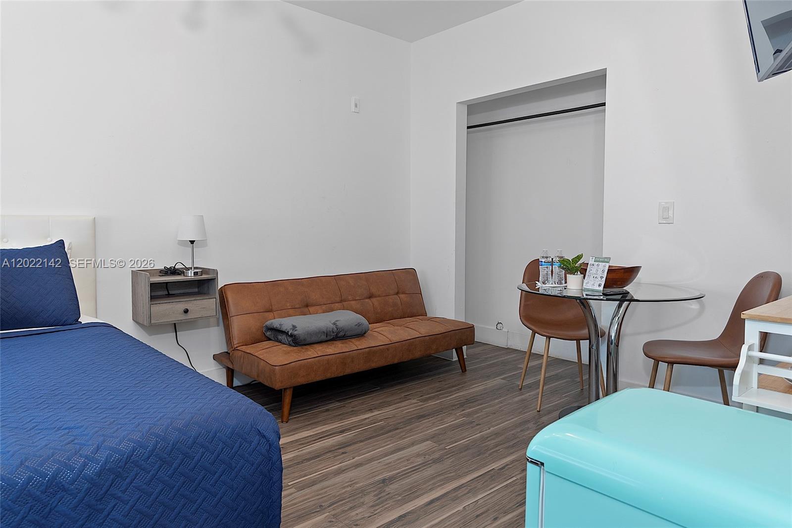 See details / 4779 sq. ft. $ 2026-05-19 0 Photo