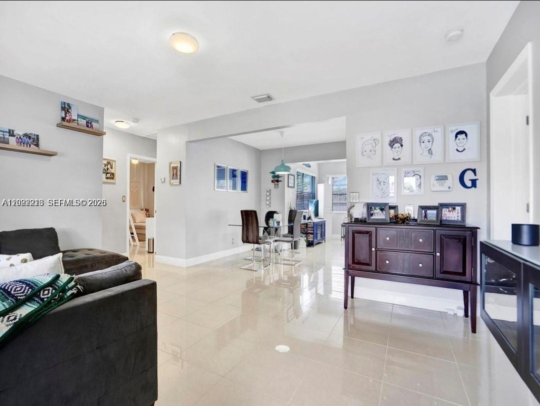 6930 3 / 2 1426 sq. ft. $ 2026-06-24 0 Photo