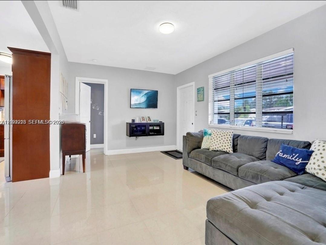 6930 3 / 2 1426 sq. ft. $ 2026-06-24 0 Photo