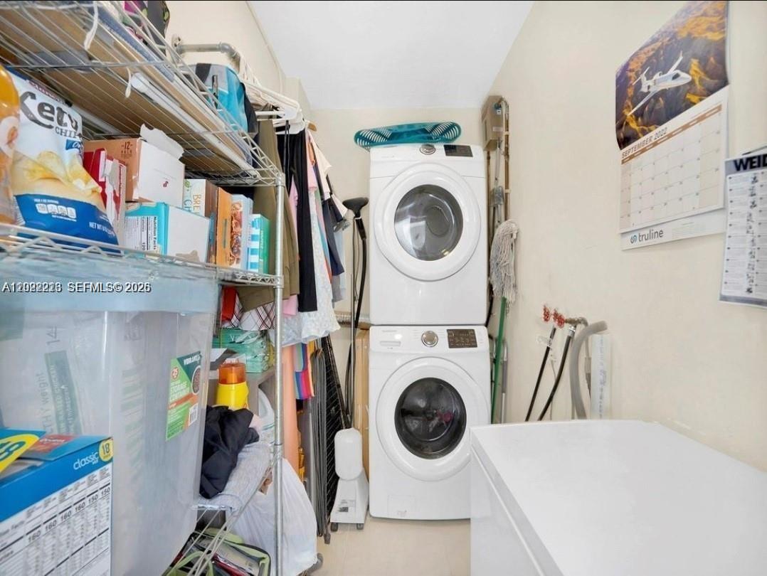 6930 3 / 2 1426 sq. ft. $ 2026-06-24 0 Photo
