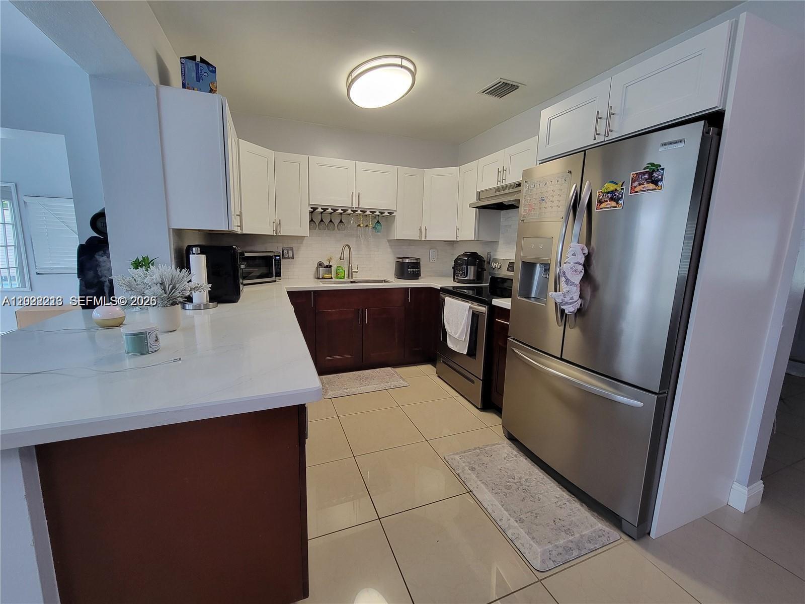 6930 3 / 2 1426 sq. ft. $ 2026-06-24 0 Photo