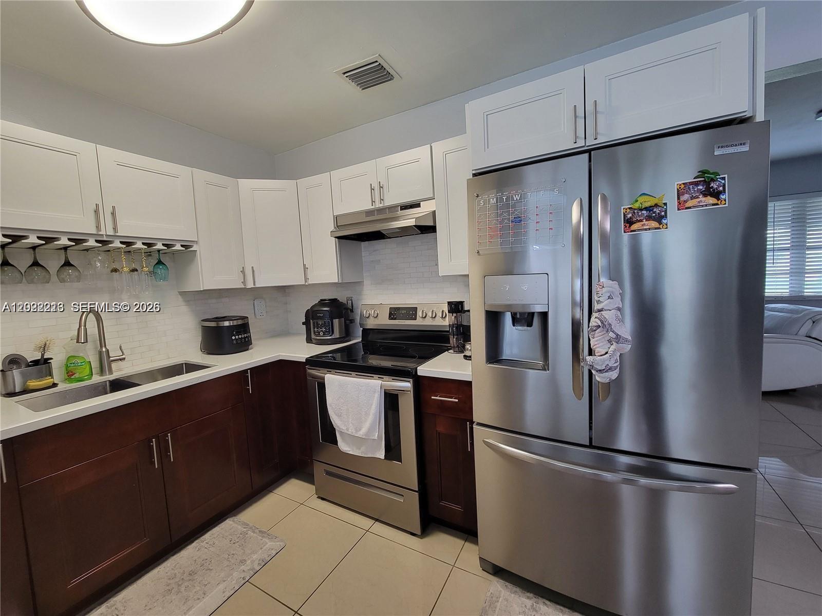 6930 3 / 2 1426 sq. ft. $ 2026-06-24 0 Photo