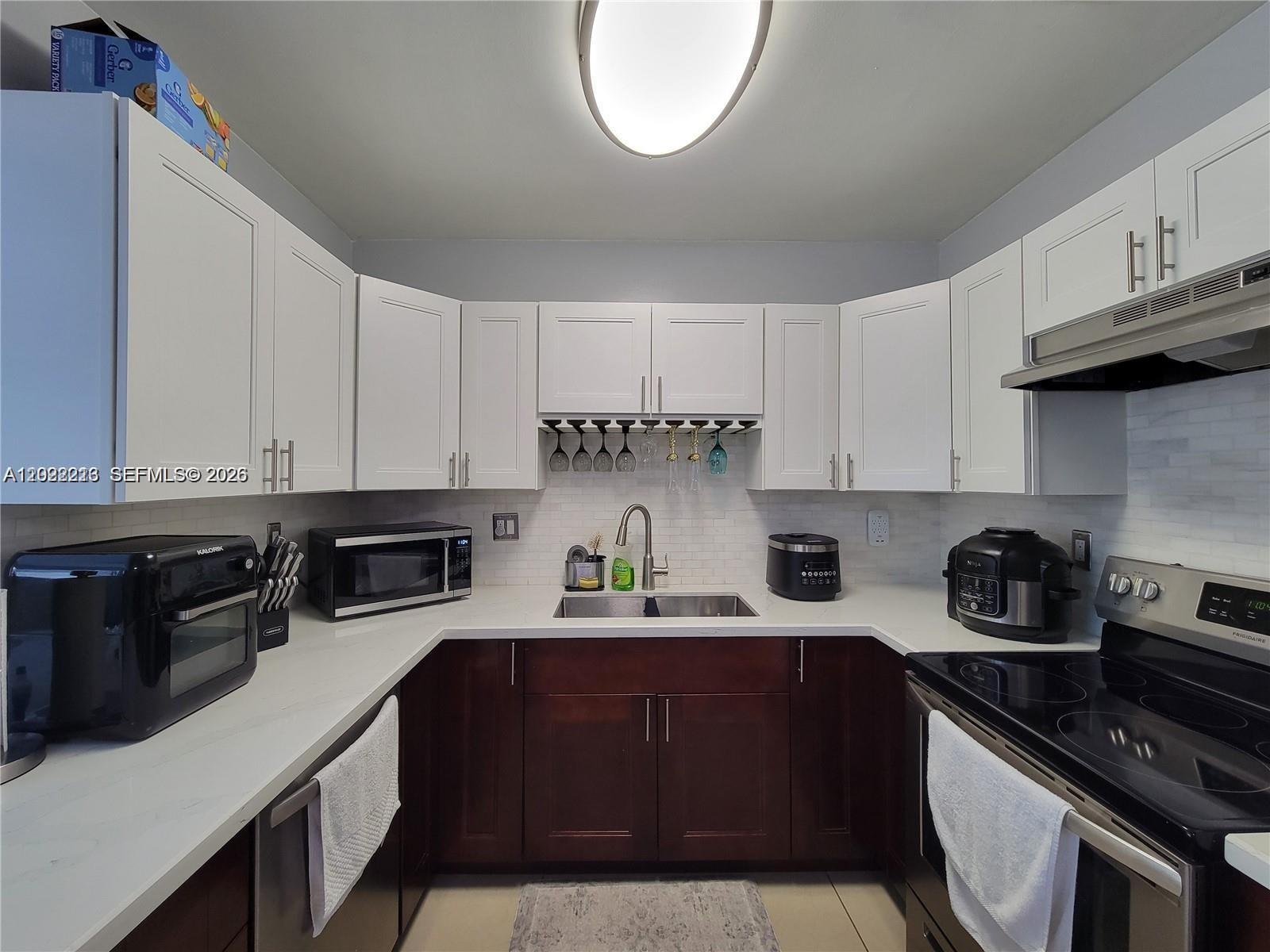6930 3 / 2 1426 sq. ft. $ 2026-06-24 0 Photo