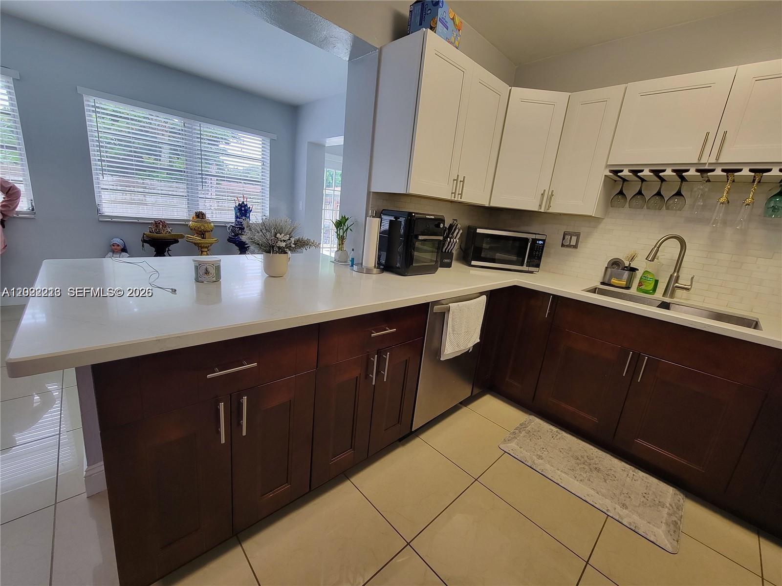 6930 3 / 2 1426 sq. ft. $ 2026-06-24 0 Photo