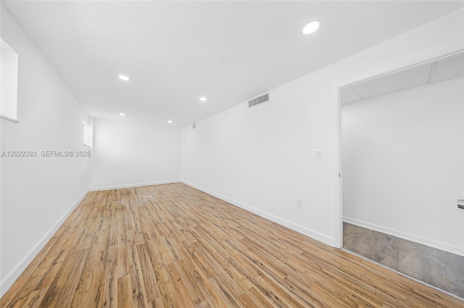 See details / sq. ft. $ 2026-05-20 0 Photo