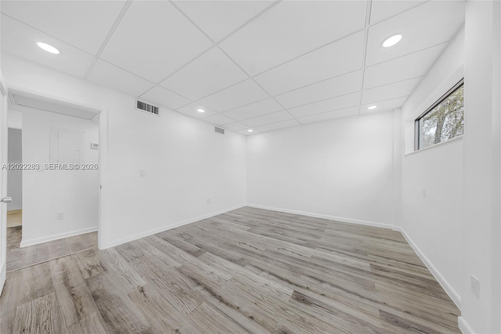 See details / sq. ft. $ 2026-05-20 0 Photo