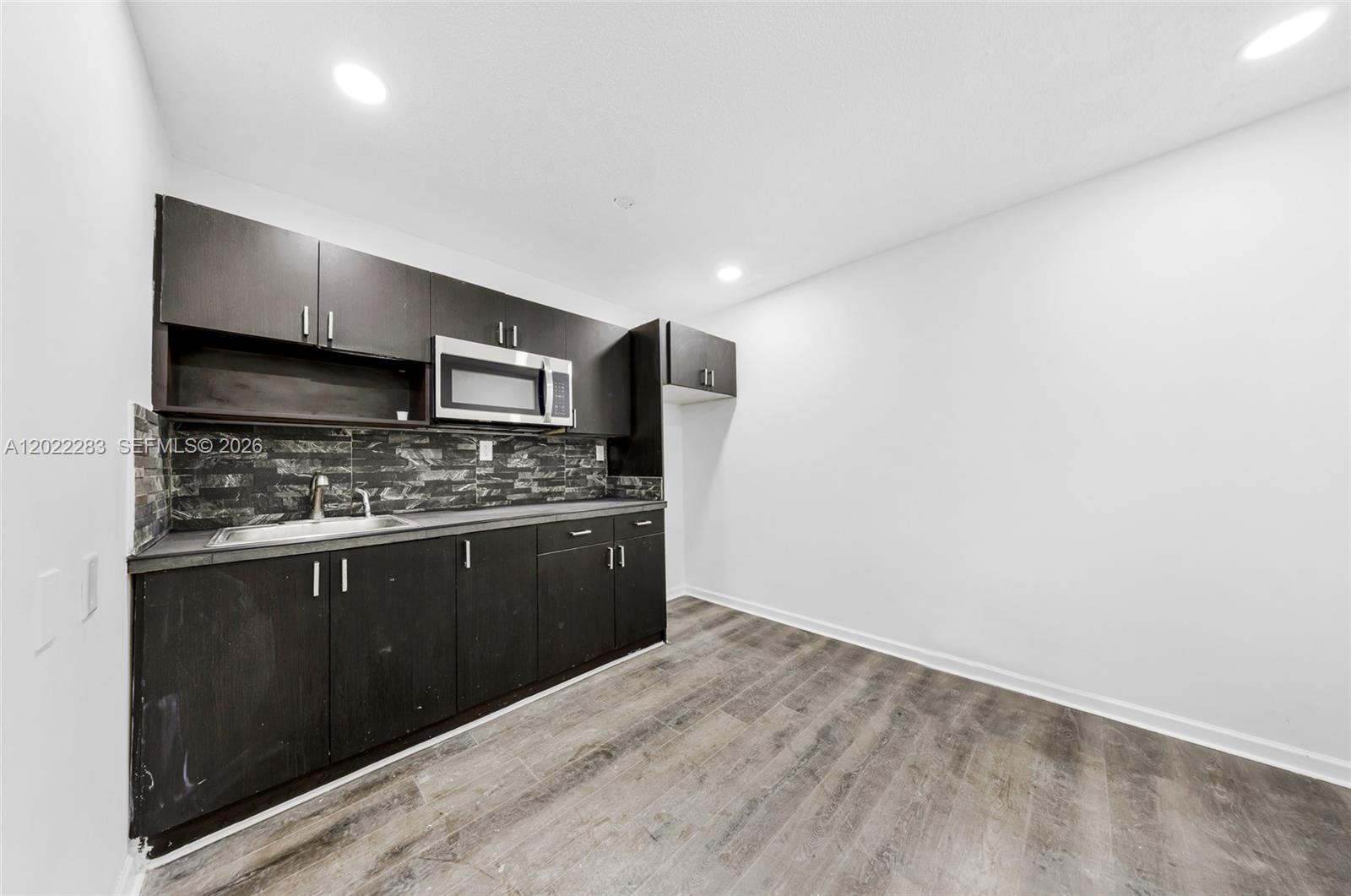 See details / sq. ft. $ 2026-05-20 0 Photo