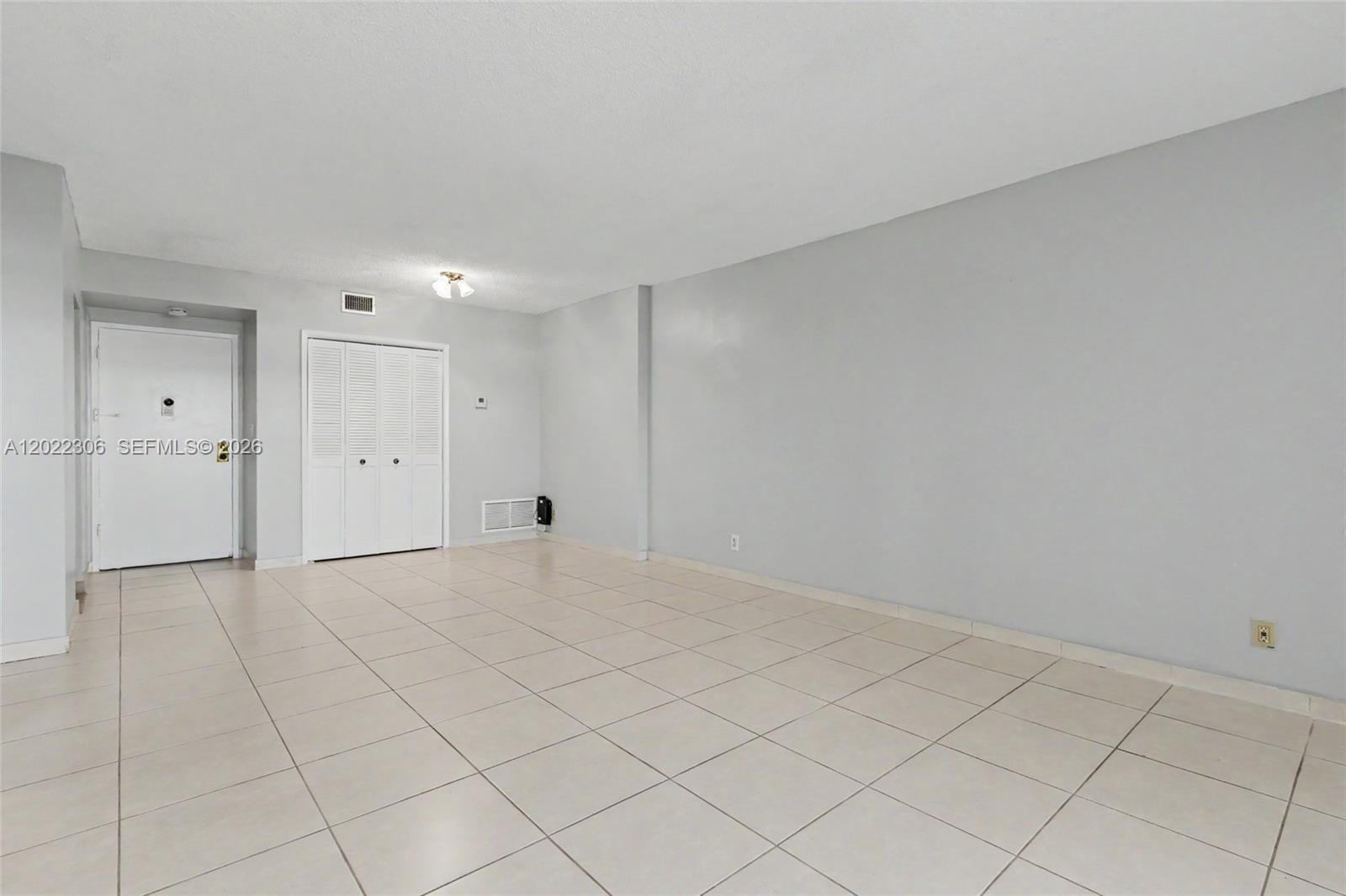 See details 506 1 / 2 844 sq. ft. $ 2026-05-20 0 Photo