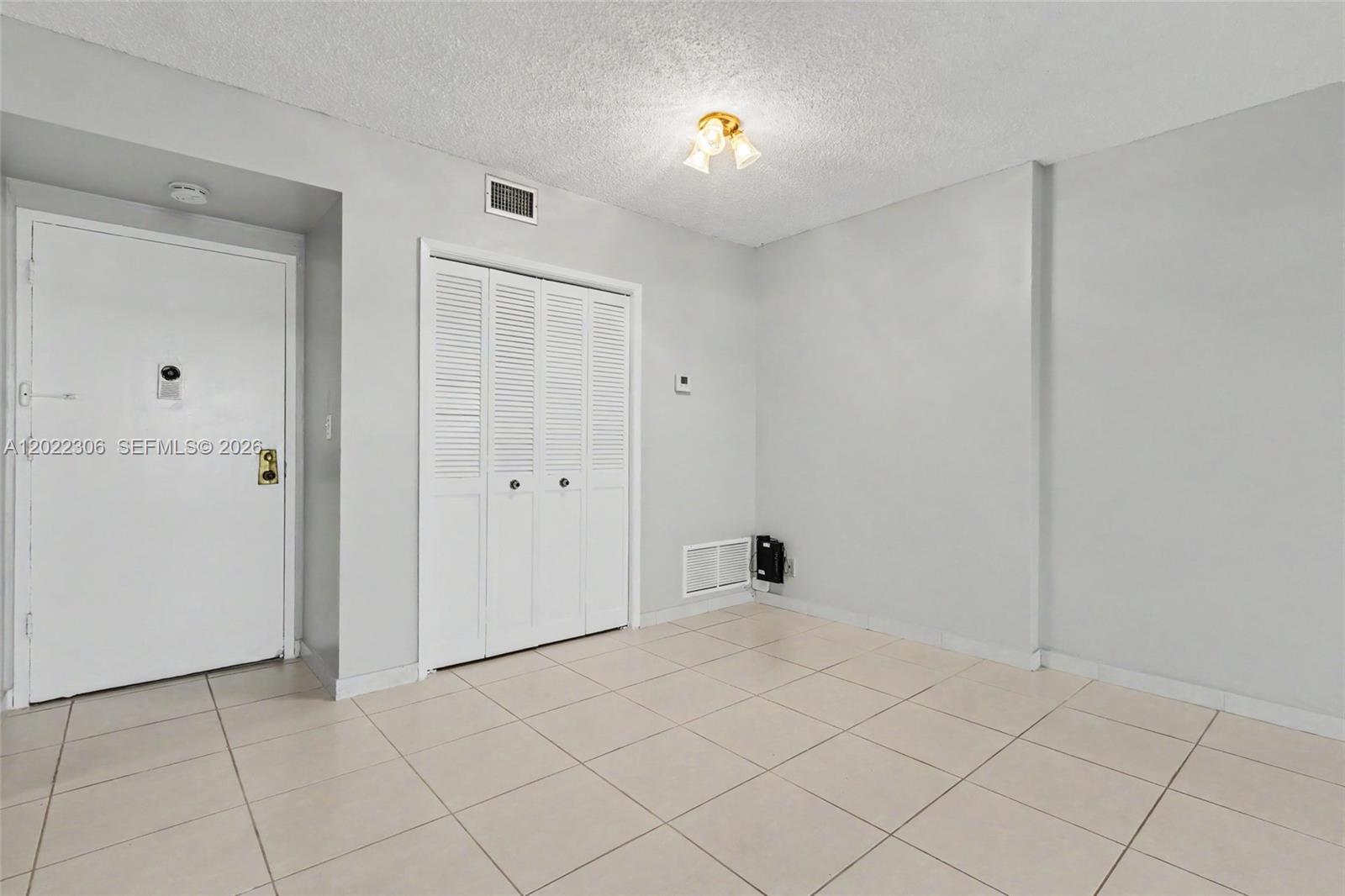 See details 506 1 / 2 844 sq. ft. $ 2026-05-20 0 Photo